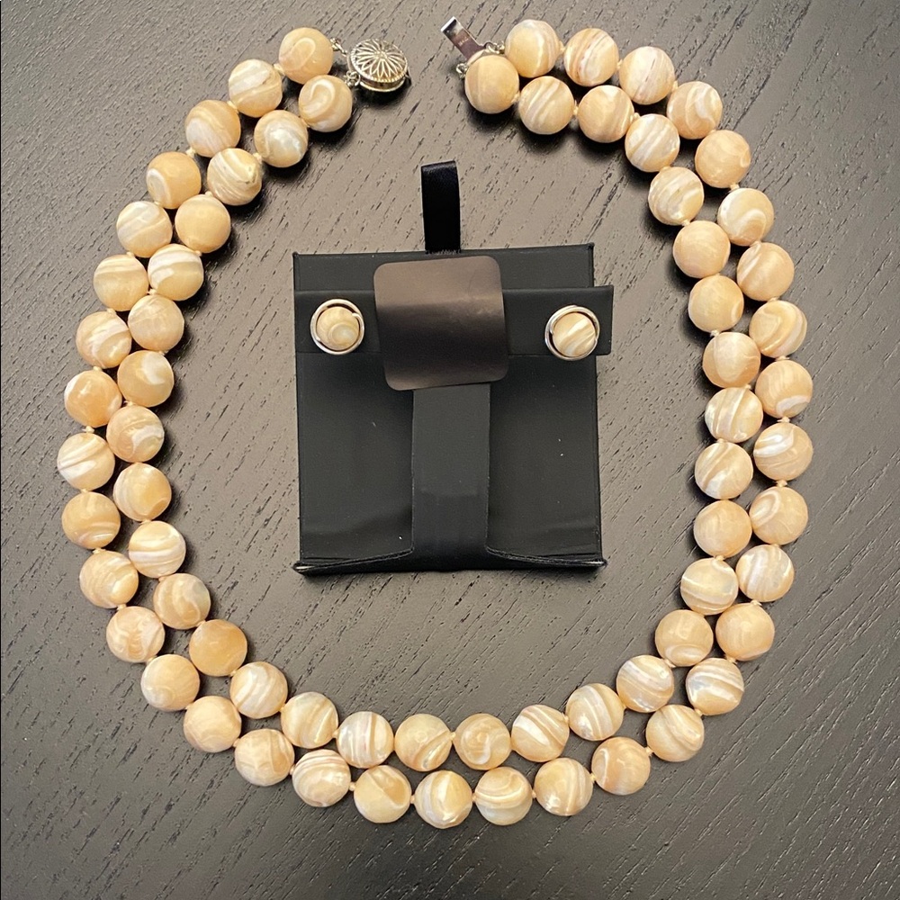 Mother of Pearl cream/white necklace and stud earrings